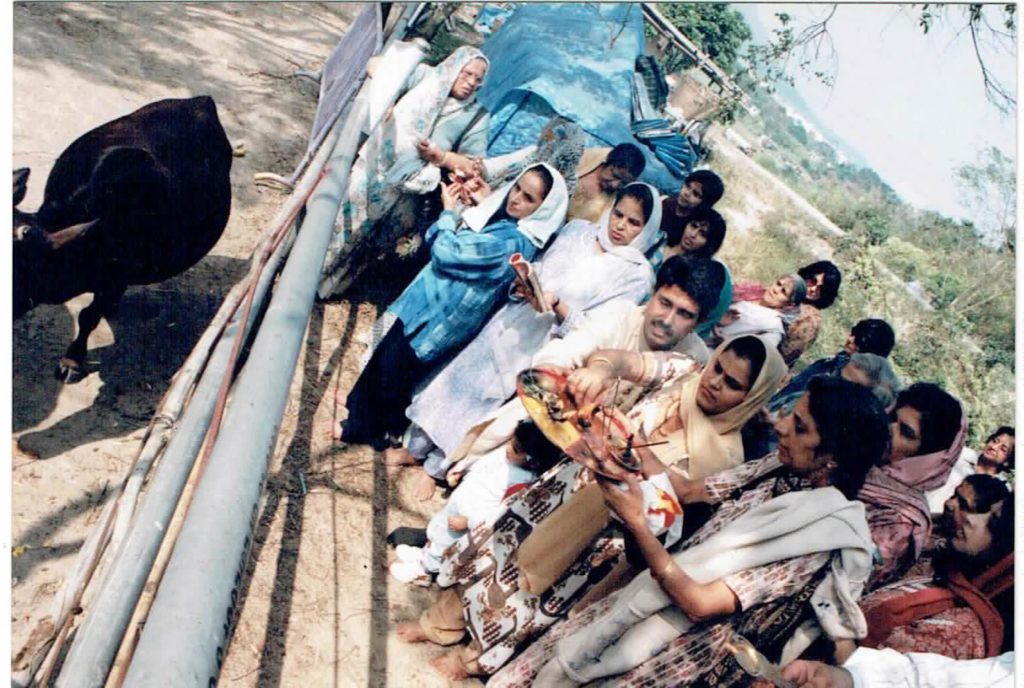 Gau Mata Aarti during 1997-1998 on Gopashtami conducted by Ishwar Pandit, HK