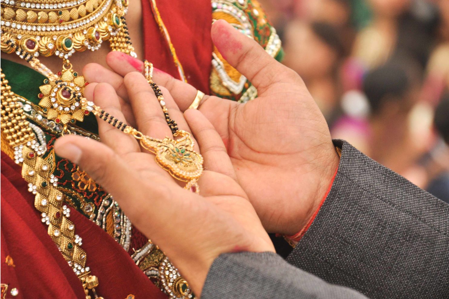 shubh-vivah-muhurat-hindu-wedding-dates-in-2019-2020-ishwar-maharaj